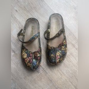 Algeria Shoes
